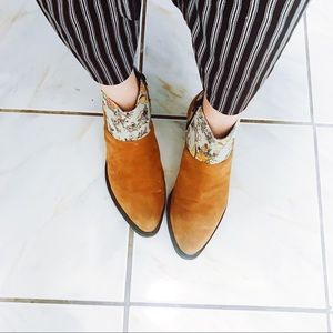 Ankle boots- brown with graphics size 7